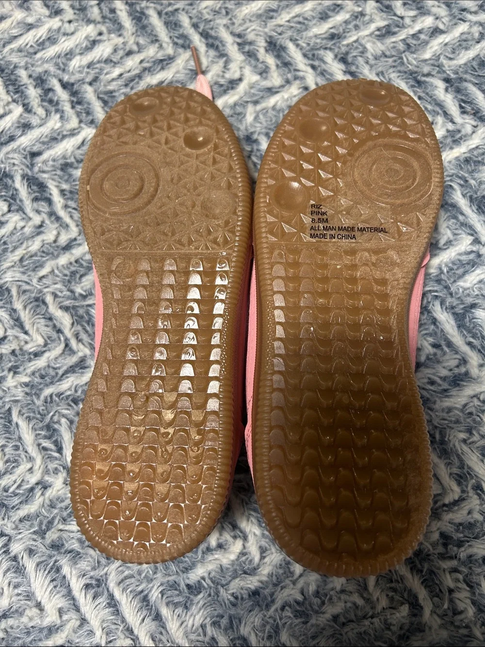 RACHEL Rachel Roy Riz Women’s Pink Sneakers with Blue Trim NWOT